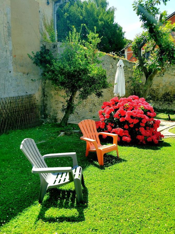Apt Duplex Ou Plain Pied Tout Confort Plein Centre Ville Bayeux Proche Commerces, Restaurants, Avec Terrasse Privative Ou Jardin Commun Amenage Clos, Parking Gratuit A Proximite, Proche Plages Du Debarquement Buitenkant foto
