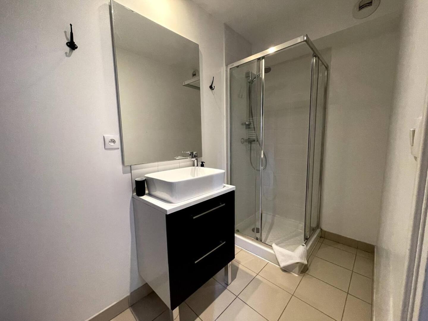 Apt Duplex Ou Plain Pied Tout Confort Plein Centre Ville Bayeux Proche Commerces, Restaurants, Avec Terrasse Privative Ou Jardin Commun Amenage Clos, Parking Gratuit A Proximite, Proche Plages Du Debarquement Buitenkant foto