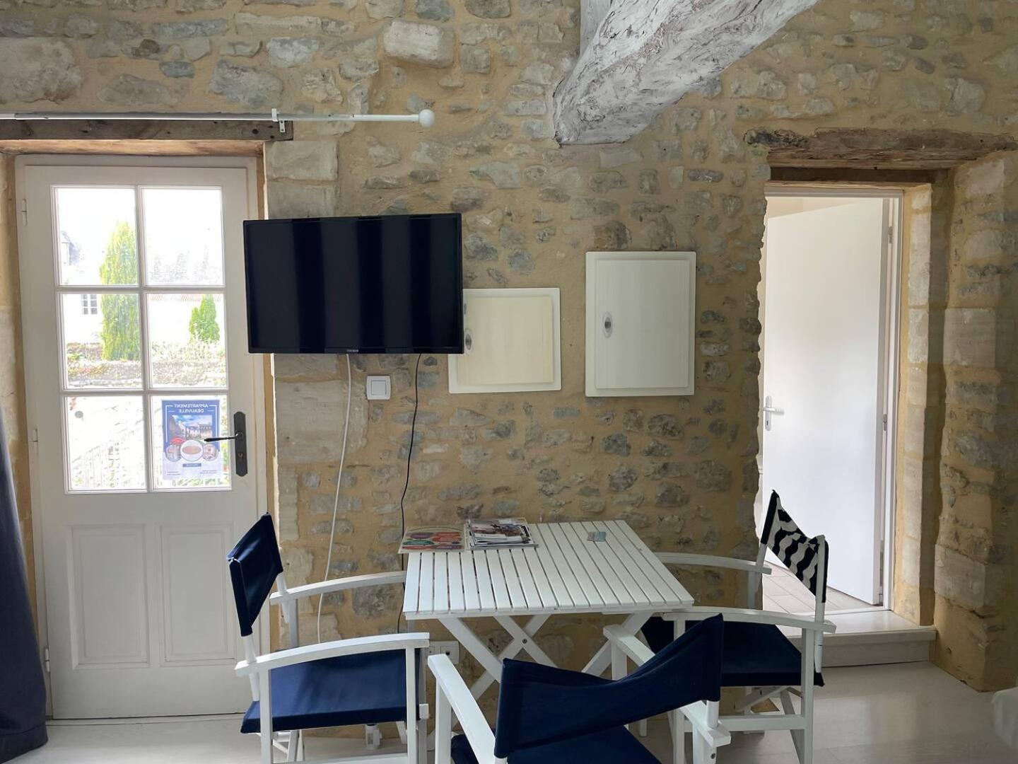 Apt Duplex Ou Plain Pied Tout Confort Plein Centre Ville Bayeux Proche Commerces, Restaurants, Avec Terrasse Privative Ou Jardin Commun Amenage Clos, Parking Gratuit A Proximite, Proche Plages Du Debarquement Buitenkant foto