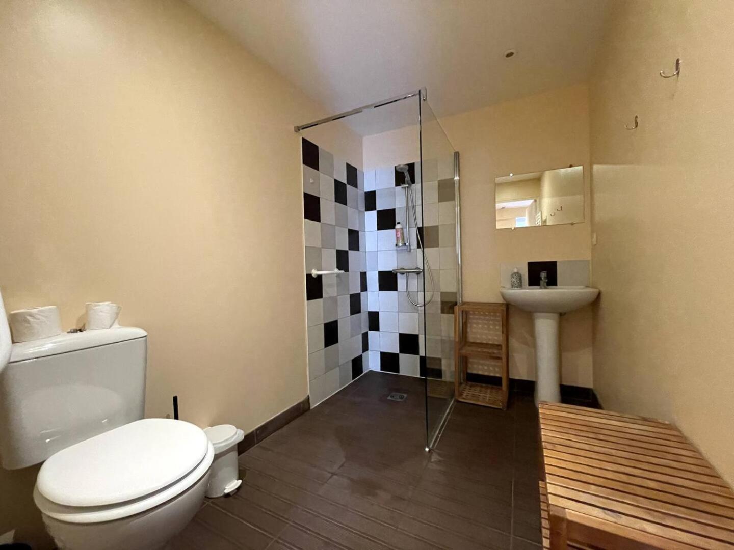 Apt Duplex Ou Plain Pied Tout Confort Plein Centre Ville Bayeux Proche Commerces, Restaurants, Avec Terrasse Privative Ou Jardin Commun Amenage Clos, Parking Gratuit A Proximite, Proche Plages Du Debarquement Buitenkant foto