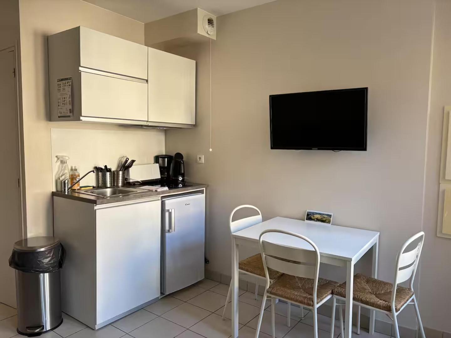 Apt Duplex Ou Plain Pied Tout Confort Plein Centre Ville Bayeux Proche Commerces, Restaurants, Avec Terrasse Privative Ou Jardin Commun Amenage Clos, Parking Gratuit A Proximite, Proche Plages Du Debarquement Buitenkant foto