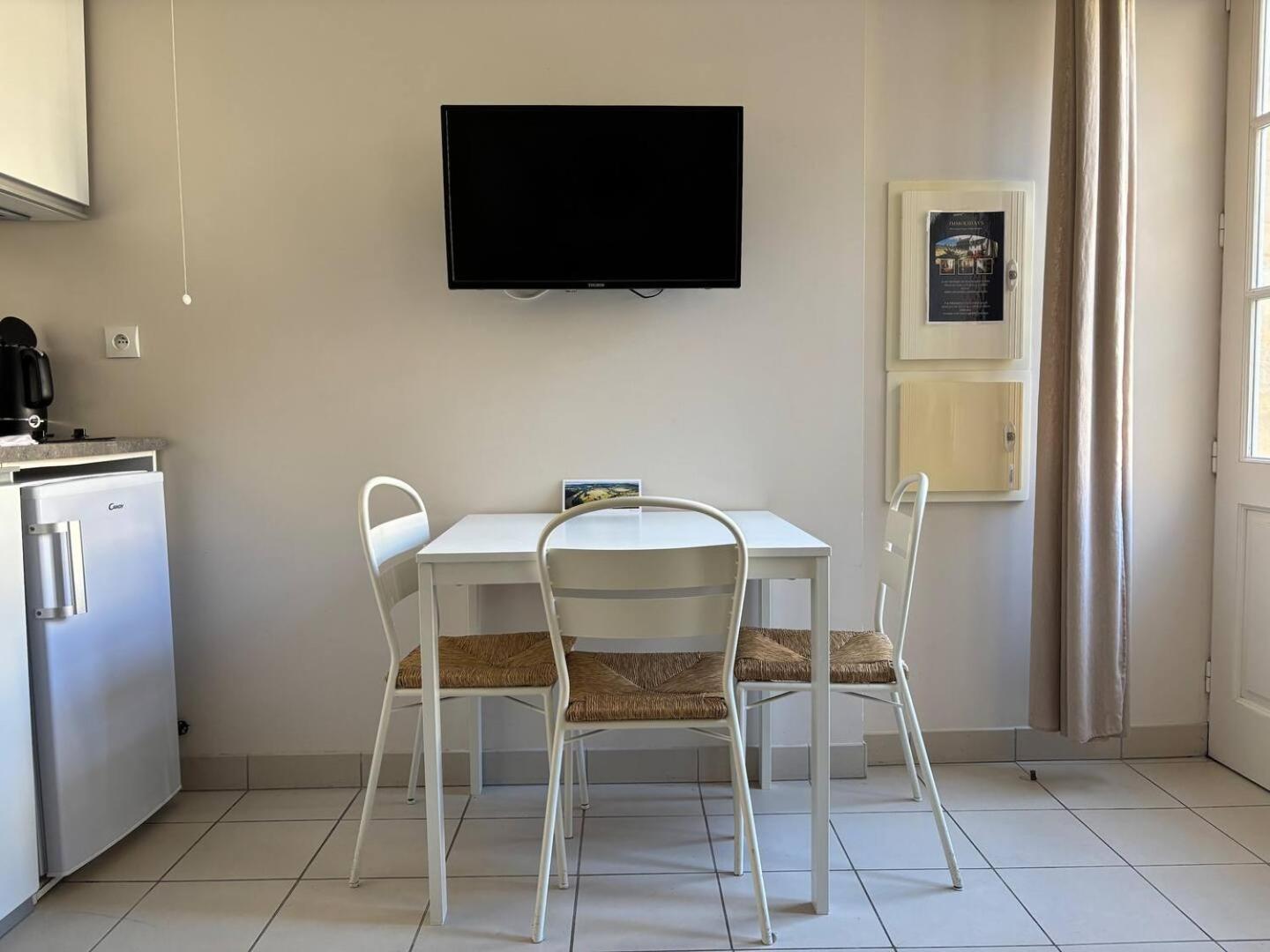 Apt Duplex Ou Plain Pied Tout Confort Plein Centre Ville Bayeux Proche Commerces, Restaurants, Avec Terrasse Privative Ou Jardin Commun Amenage Clos, Parking Gratuit A Proximite, Proche Plages Du Debarquement Buitenkant foto